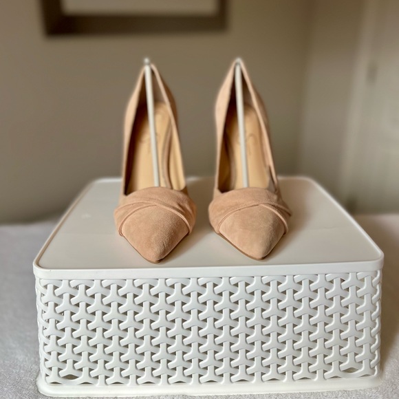 Jessica Simpson Nude Heels